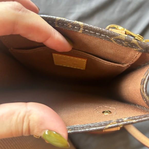 Louis Vuitton Petit Sac Plat Monogram Canvas - Picture 3 of 6